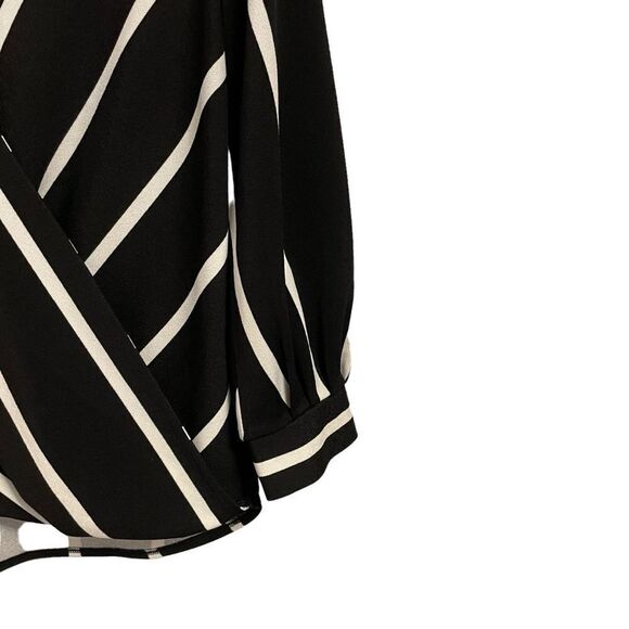 Banana Republic Navy White Wrap Crepe Blouse Size Small - Picture 5 of 8